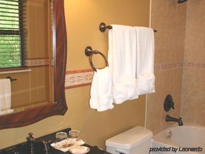 The Foxtrot Bed And Breakfast Гатлинбург Номер фото