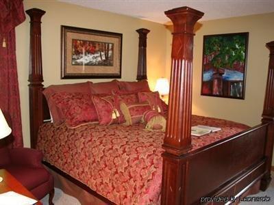 The Foxtrot Bed And Breakfast Гатлинбург Номер фото