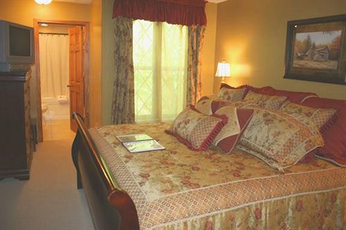 The Foxtrot Bed And Breakfast Гатлинбург Номер фото